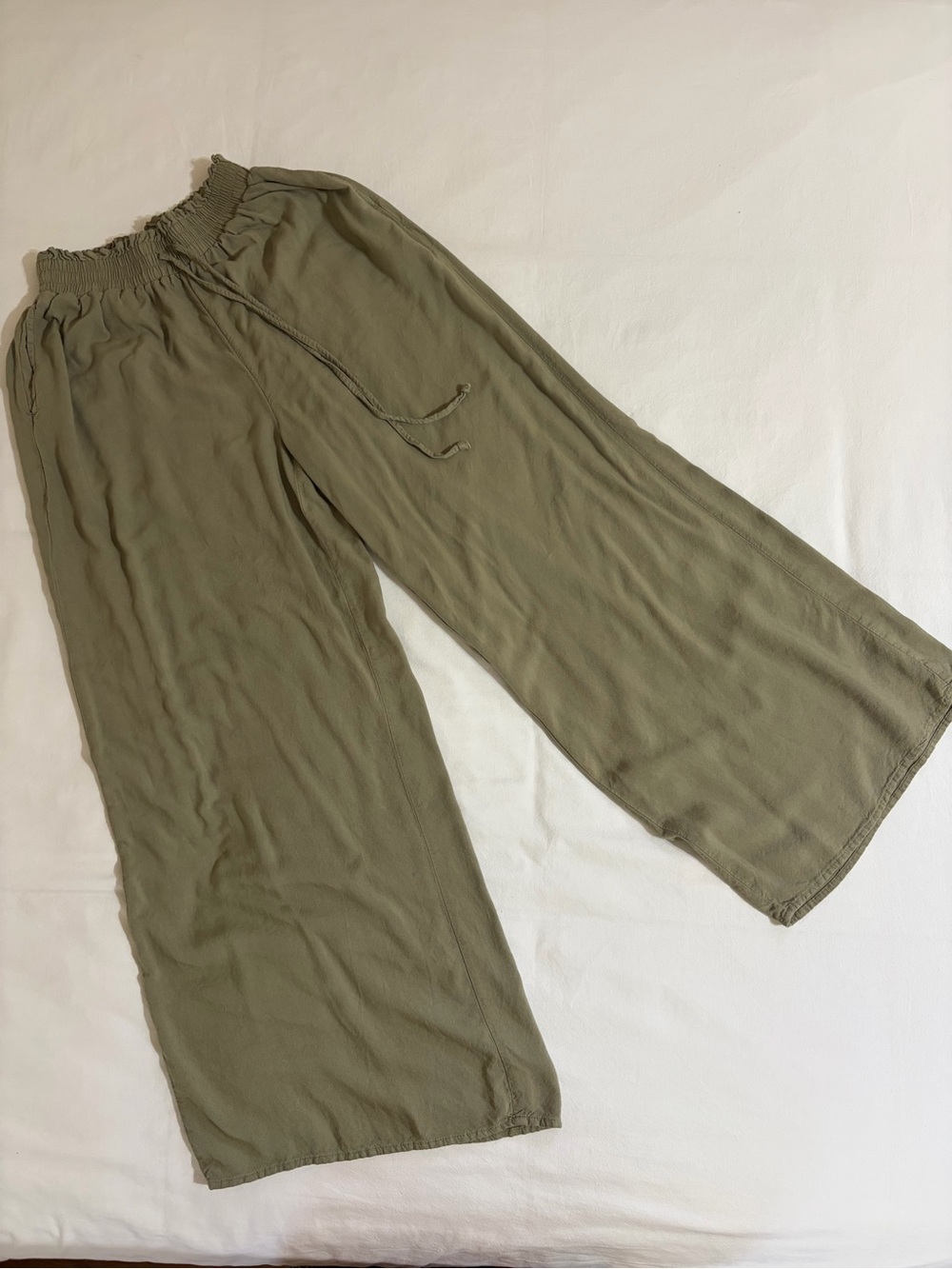 American Eagle Outfitters Olive Wide-Leg Pull-On Pants size XS